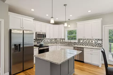 Kitchen - 136 Blue Moon Rd, Dickson, TN 37055 photo 2 of 7