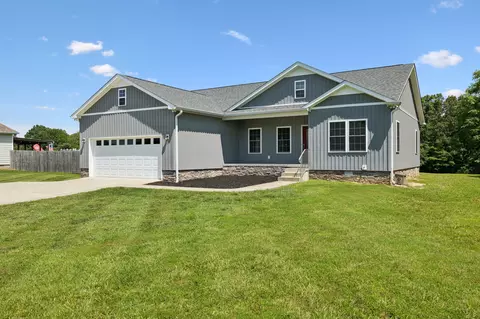 Exterior - 136 Blue Moon Rd, Dickson, TN 37055 photo 5 of 16