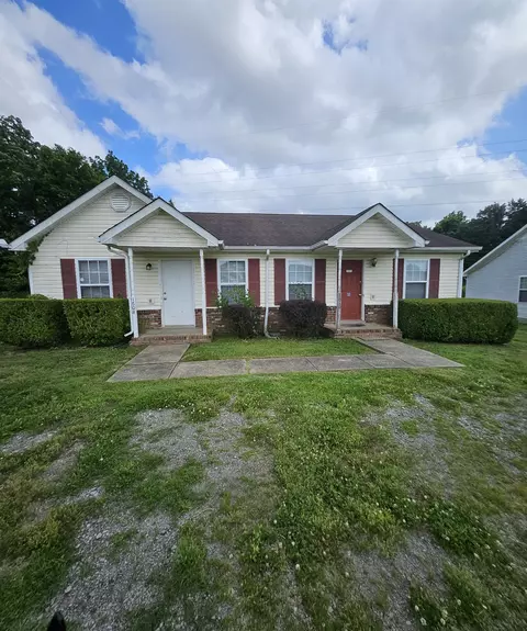 1608 Hannibal Dr, Oak Grove, KY 42262