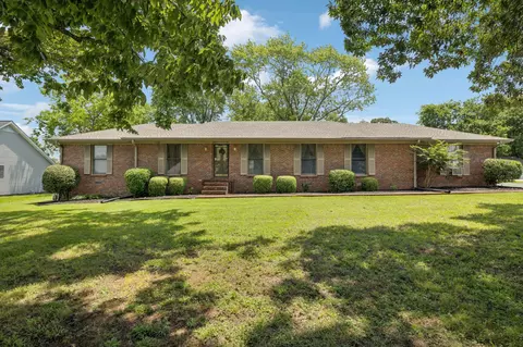 215 Primrose Ln, Lebanon, TN 37087