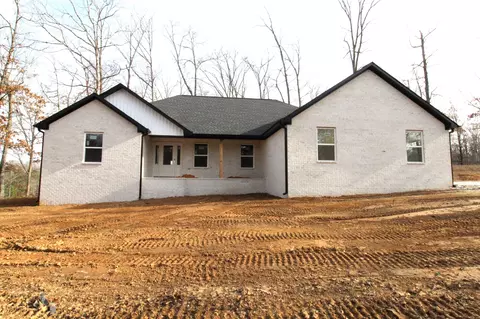 440 Oak Point Dr, Lexington, TN 38351