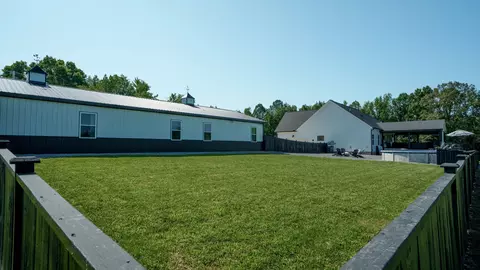 Exterior - 211 Claypool Rd, Bethpage, TN 37022 photo 9 of 22