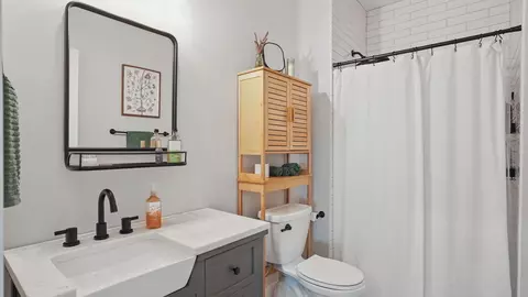 Bath - 211 Claypool Rd, Bethpage, TN 37022 photo 6 of 6