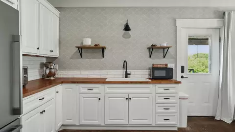 Kitchen - 211 Claypool Rd, Bethpage, TN 37022 photo 8 of 8