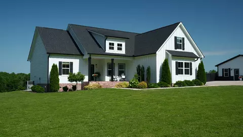 Exterior - 211 Claypool Rd, Bethpage, TN 37022 photo 4 of 22