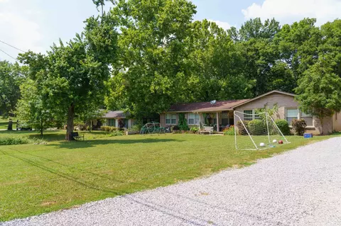 636 Harpeth Bend Dr, Nashville, TN 37221