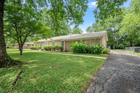 Exterior - 1002 Sunset Ave, Murfreesboro, TN 37129 photo 4 of 4