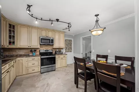 Kitchen - 1002 Sunset Ave, Murfreesboro, TN 37129 photo 2 of 3