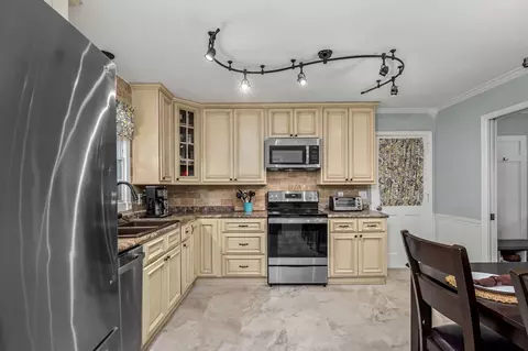Kitchen - 1002 Sunset Ave, Murfreesboro, TN 37129 photo 1 of 3