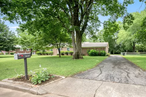 Exterior - 1002 Sunset Ave, Murfreesboro, TN 37129 photo 2 of 4