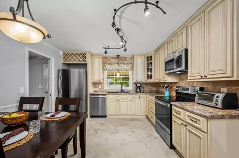 Kitchen - 1002 Sunset Ave, Murfreesboro, TN 37129 photo 3 of 3