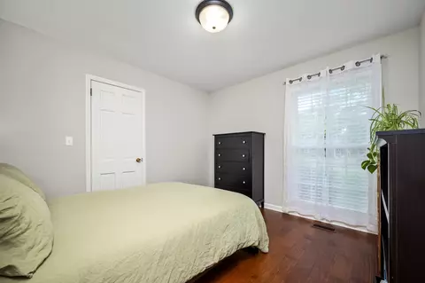 Bedroom - 1002 Sunset Ave, Murfreesboro, TN 37129 photo 4 of 5