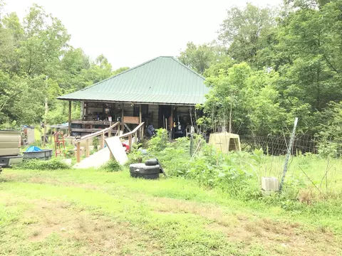 4781 Danville Rd, Big Sandy, TN 38221