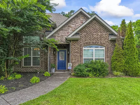 176 Sparrow Gap Dr, La Vergne, TN 37086