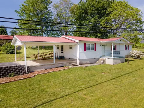 2565 Garretts Chapel Rd, Chickamauga, GA 30707