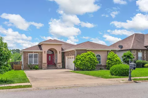 648 White Face Dr, Clarksville, TN 37040