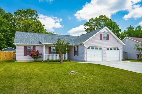 196 Sage Brush Ln, Rossville, GA 30741