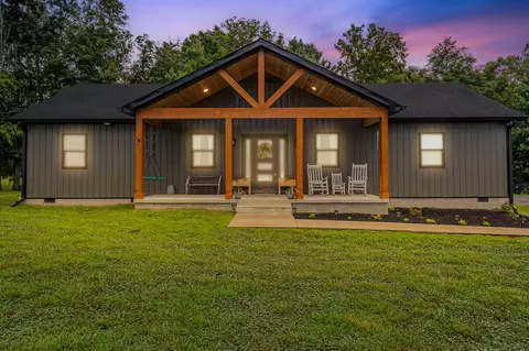 1567 Oak Knob Rd, Lafayette, TN 37083