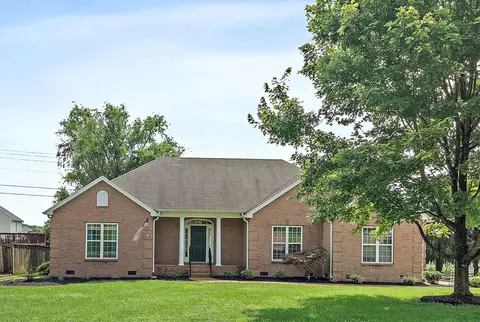 1729 Dryden Dr, Spring Hill, TN 37174
