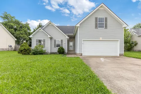 4073 Challis Dr, Clarksville, TN 37040