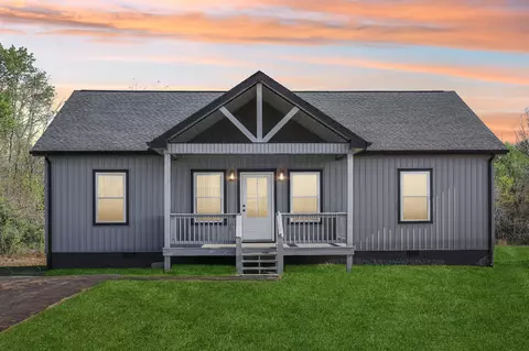 64 Amos Cir, Lafayette, TN 37083