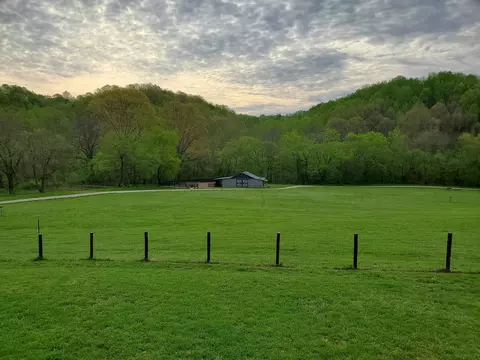 6063 Snow Creek Rd, Columbia, TN 38401