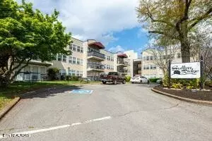 2749 Sullins St # A106, Knoxville, TN 37919