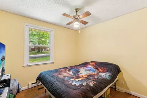 Bedroom - 101 Burnett Rd, Dickson, TN 37055 photo 2 of 2