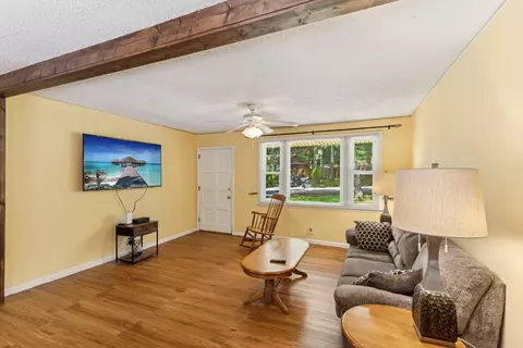 Living - 101 Burnett Rd, Dickson, TN 37055 photo 1 of 1