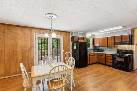 Dining - 101 Burnett Rd, Dickson, TN 37055 photo 3 of 3