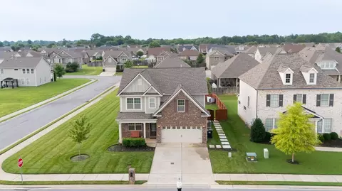 905 Sapphire Dr, Murfreesboro, TN 37128