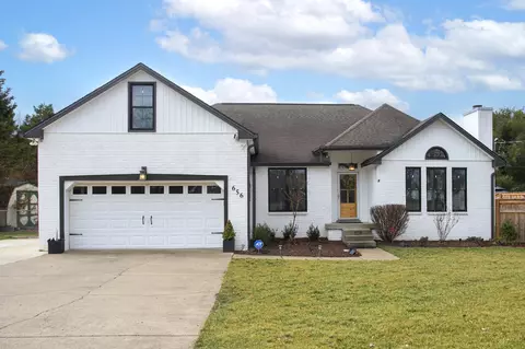 656 Bluff View Dr, Pegram, TN 37143