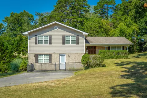 8031 Middle Valley Rd, Hixson, TN 37343