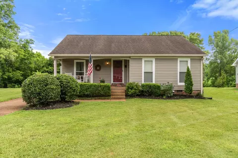 949 Harpeth Bend Dr, Nashville, TN 37221