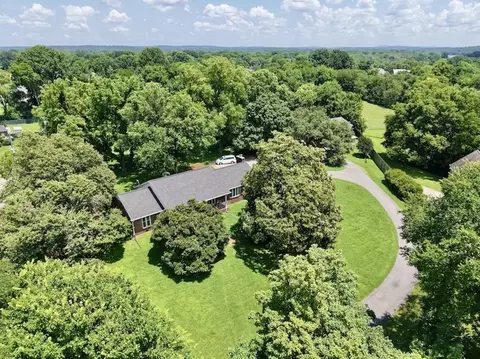 1712 Newport Pl, La Vergne, TN 37086