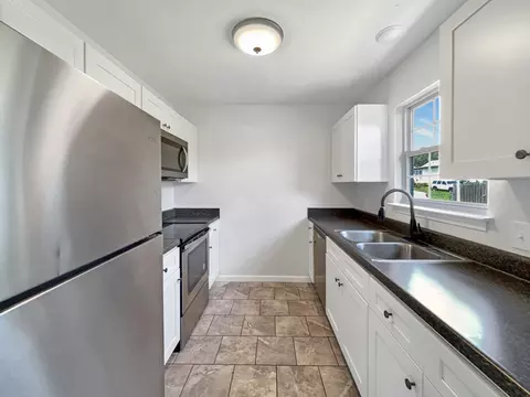 Kitchen - 147 Greystone Dr, Springfield, TN 37172 photo 2 of 2