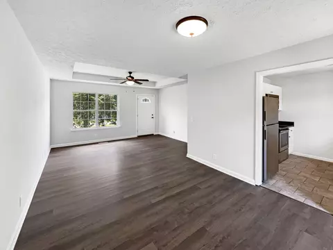 Living - 147 Greystone Dr, Springfield, TN 37172 photo 4 of 4
