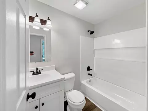 Bath - 147 Greystone Dr, Springfield, TN 37172 photo 1 of 2