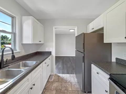 Kitchen - 147 Greystone Dr, Springfield, TN 37172 photo 1 of 2