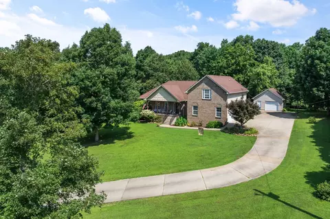 116 Sherrolyn Ct, Burns, TN 37029