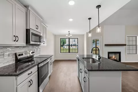 1522 Fredrick Dr, Clarksville, TN 37042