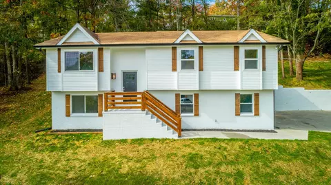 9107 Owen Ln, Soddy Daisy, TN 37379