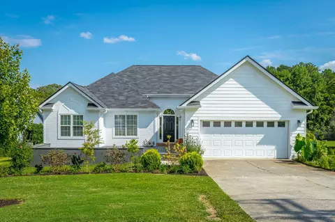 5710 Edgmon Rd, Ooltewah, TN 37363