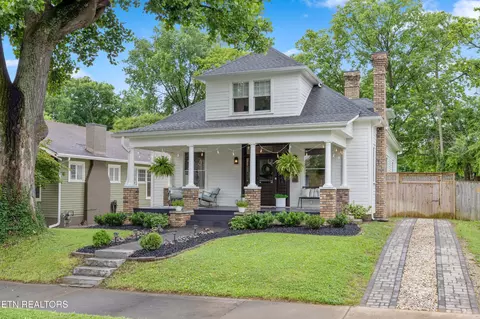 120 Leonard Pl, Knoxville, TN 37917