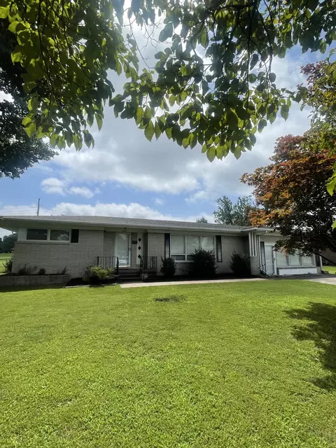 1212 Poplar Dr, Lawrenceburg, TN 38464