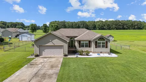 168 Overlook Cir, Tullahoma, TN 37388