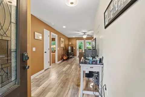 Entry Way - 414 Grace St, Springfield, TN 37172 photo 1 of 4