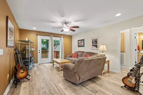 Living - 414 Grace St, Springfield, TN 37172 photo 2 of 2