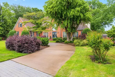 5532 Mountain Breeze Dr, Chattanooga, TN 37421
