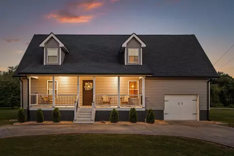 286 Circle R Dr, Benton, TN 37307